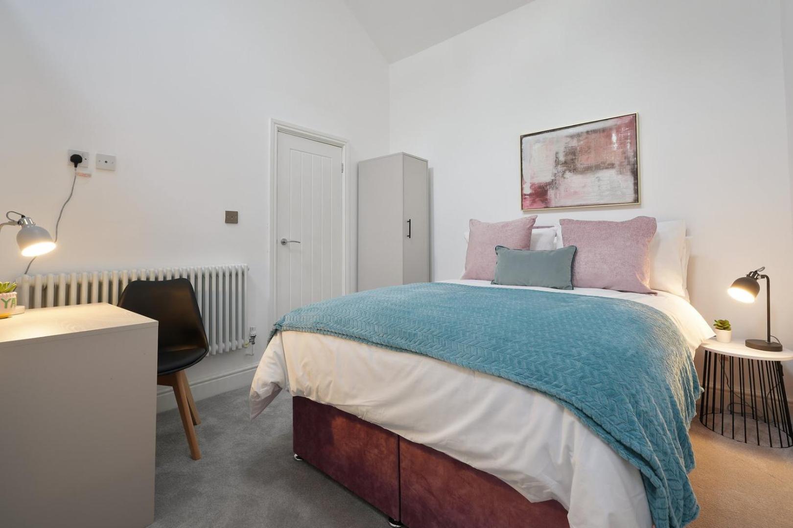 Modern 5BR Victorian Home in Liverpool