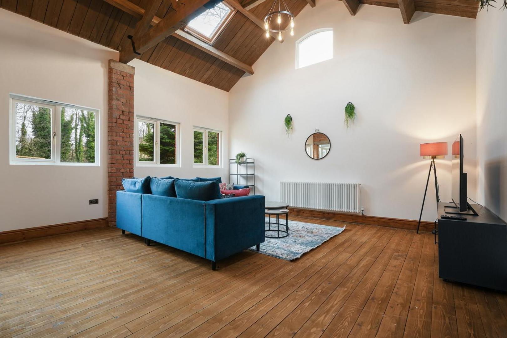 Modern 5BR Victorian Home in Liverpool