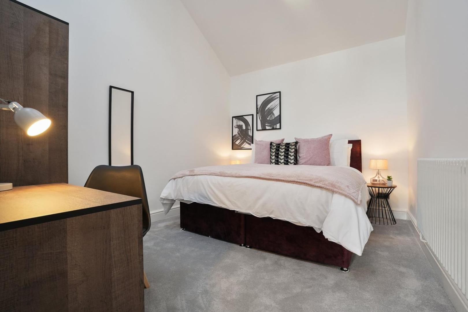 Modern 5BR Victorian Home in Liverpool