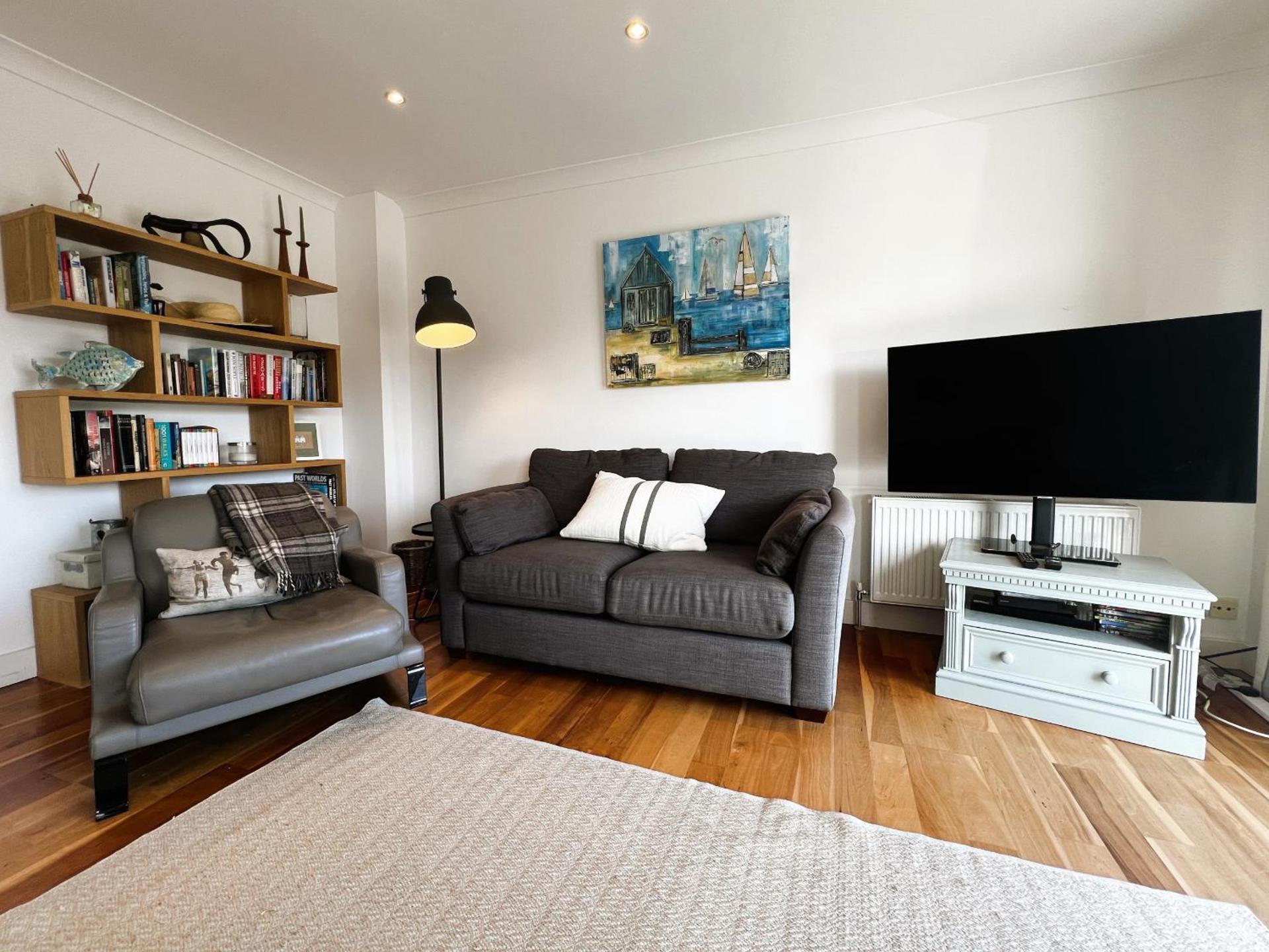 Communal lounge/ TV room