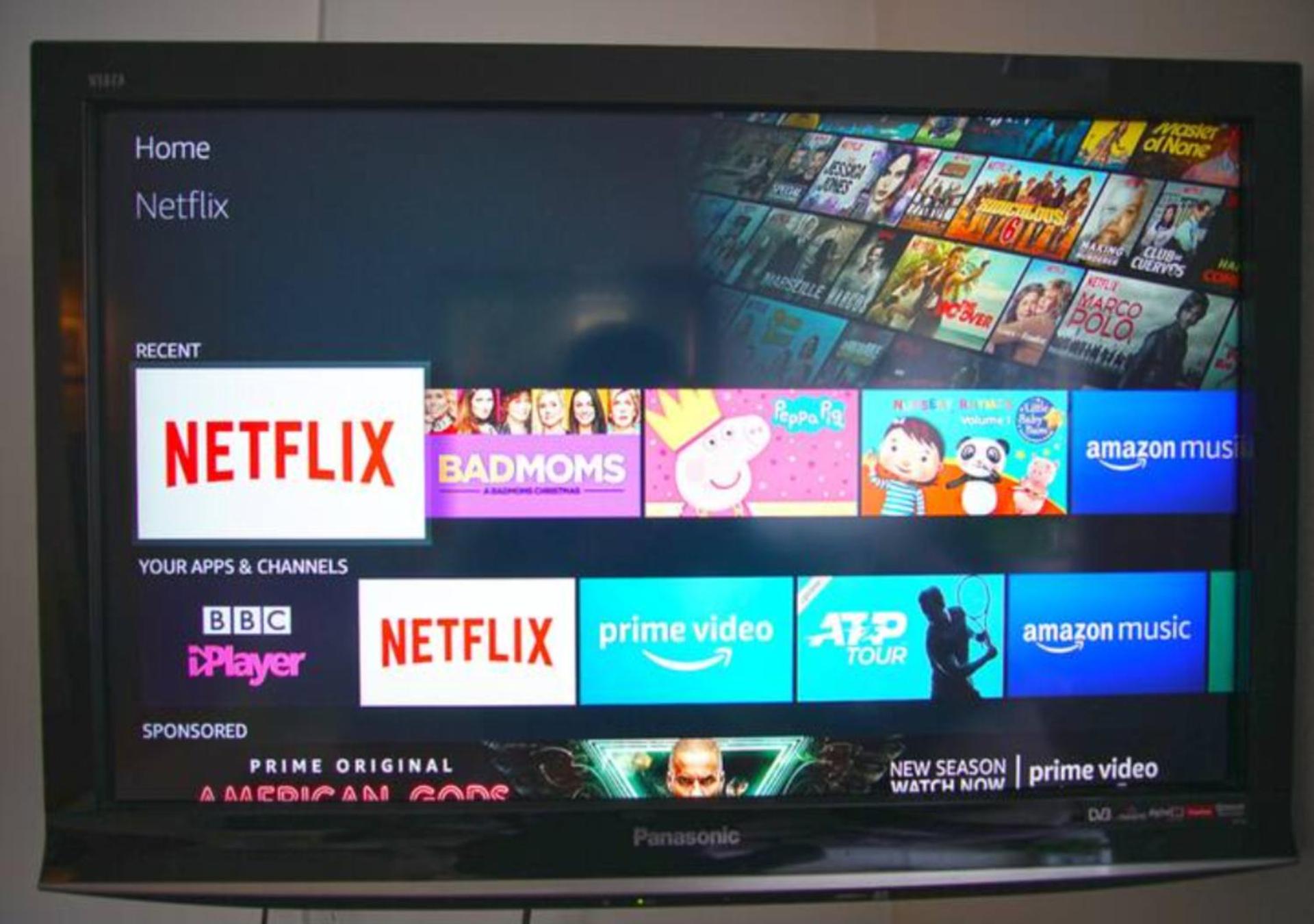 Spacious 2BR 2BA Apartment with Balcony & Free Parking - Near ExCeL & City Airport