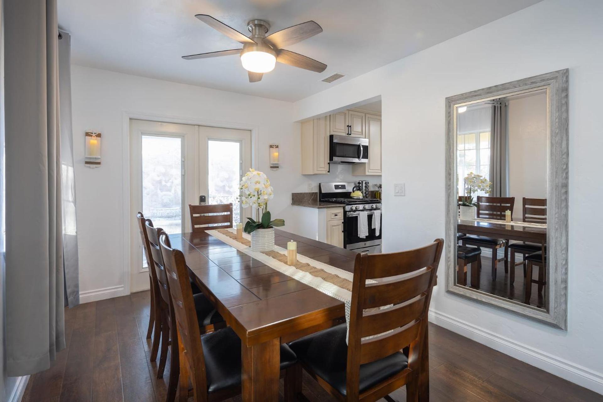 3 Bedroom House - Fire Pit Table BBQ - 10 Guests