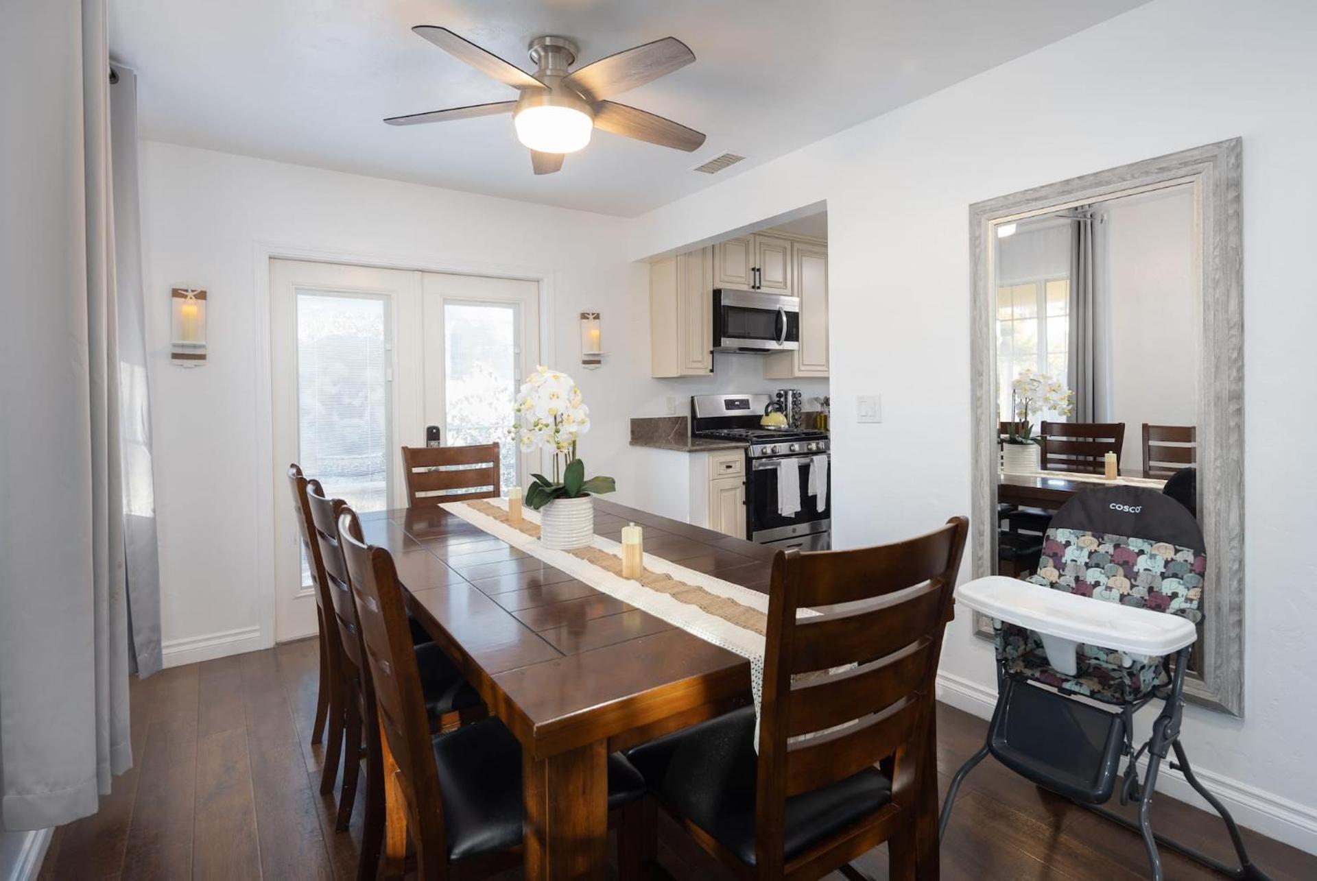 3 Bedroom House - Fire Pit Table BBQ - 10 Guests