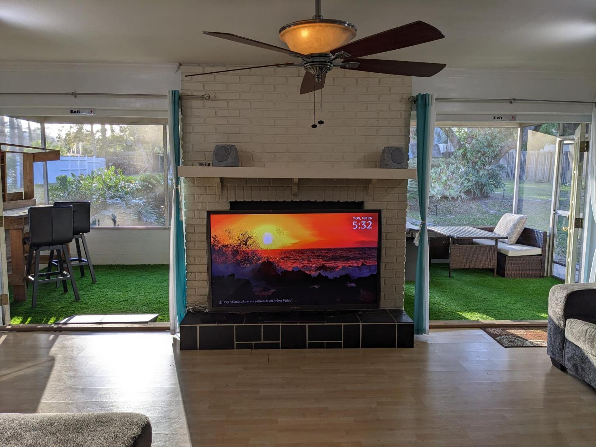 Communal lounge/ TV room