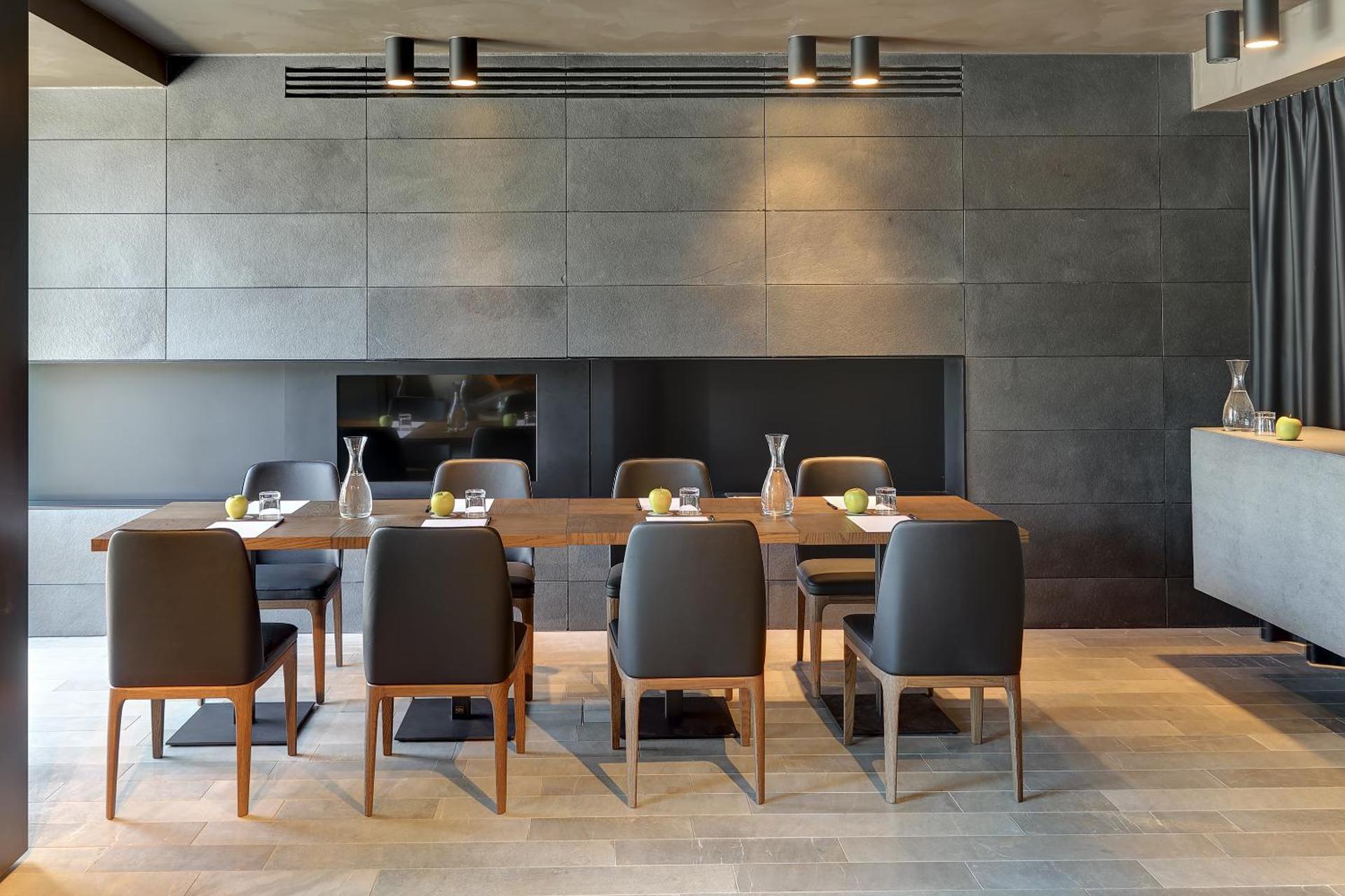 Meeting/conference room