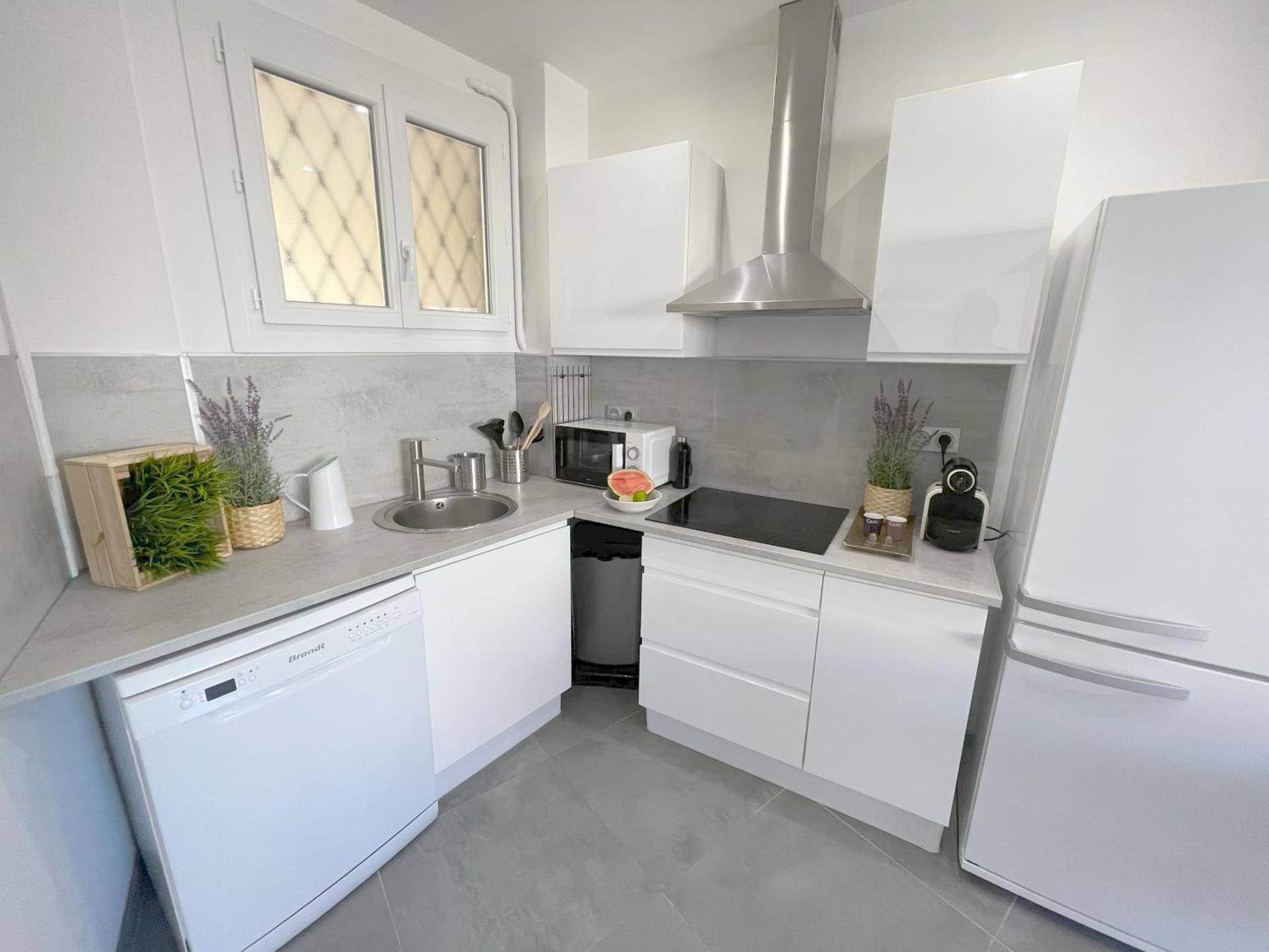 Cannes CROISETTE - plages - palais - bord de mer - Appartement moderne et lumineux avec balcon