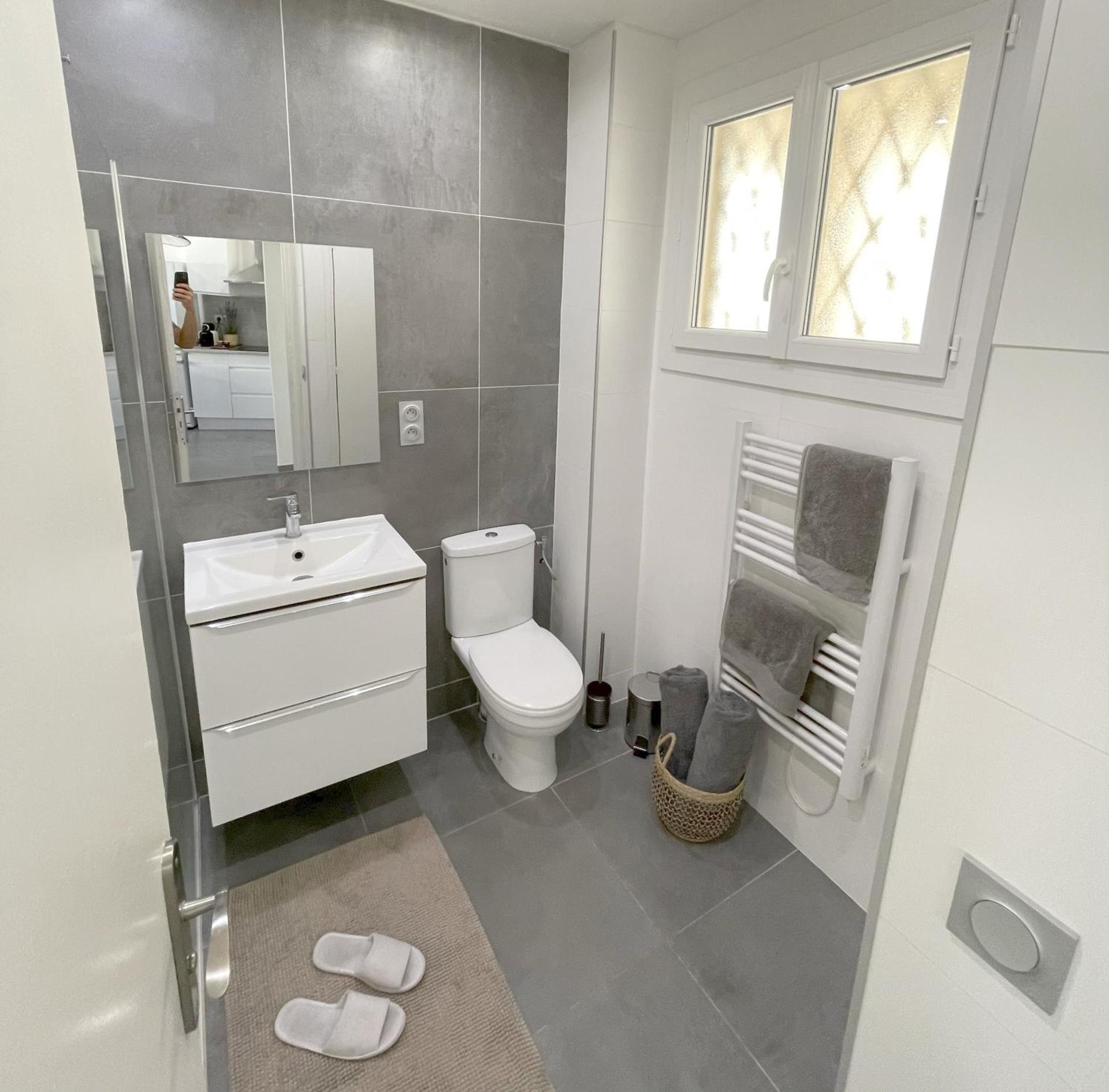 Cannes CROISETTE - plages - palais - bord de mer - Appartement moderne et lumineux avec balcon