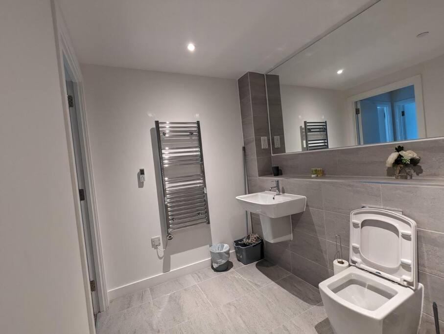 Lovely 1 Bed Apartment - Old Trafford