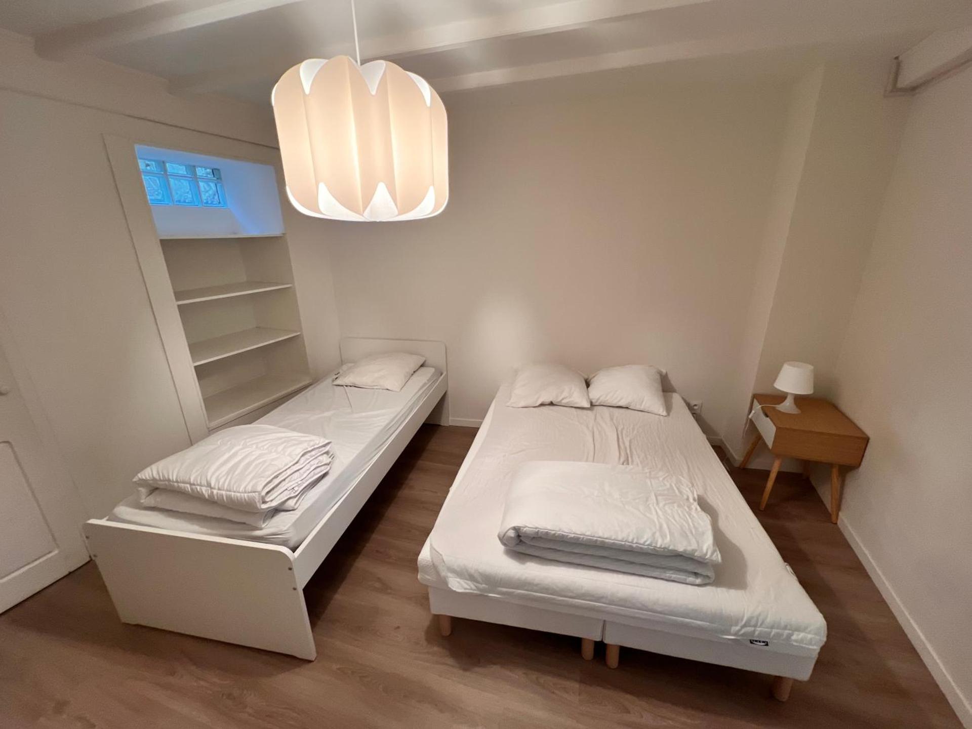 Appartement RDC 9 personnes, 2 chambres, wifi, proche du centre