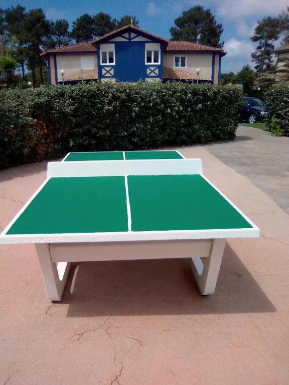 Table tennis