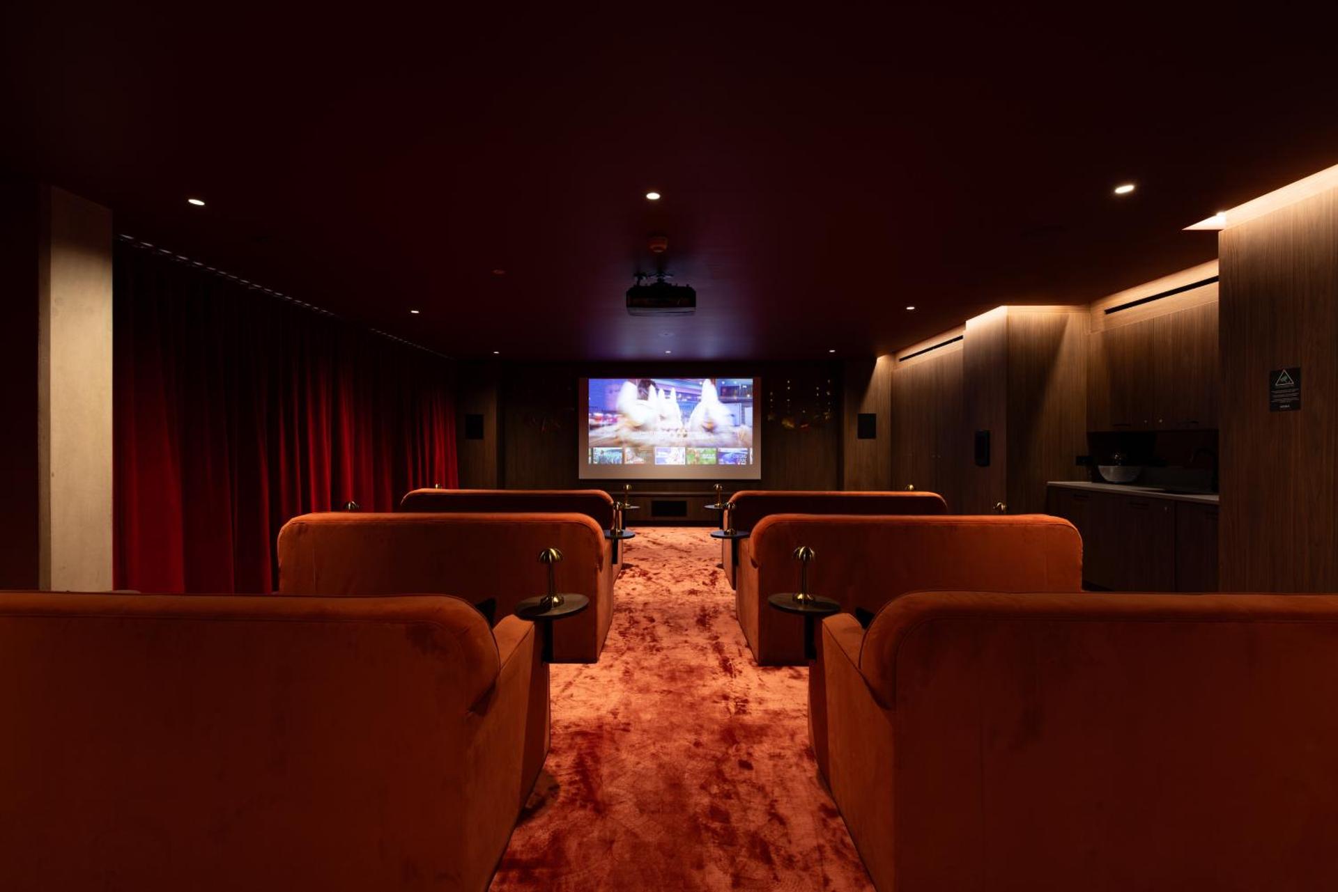 Communal lounge/ TV room