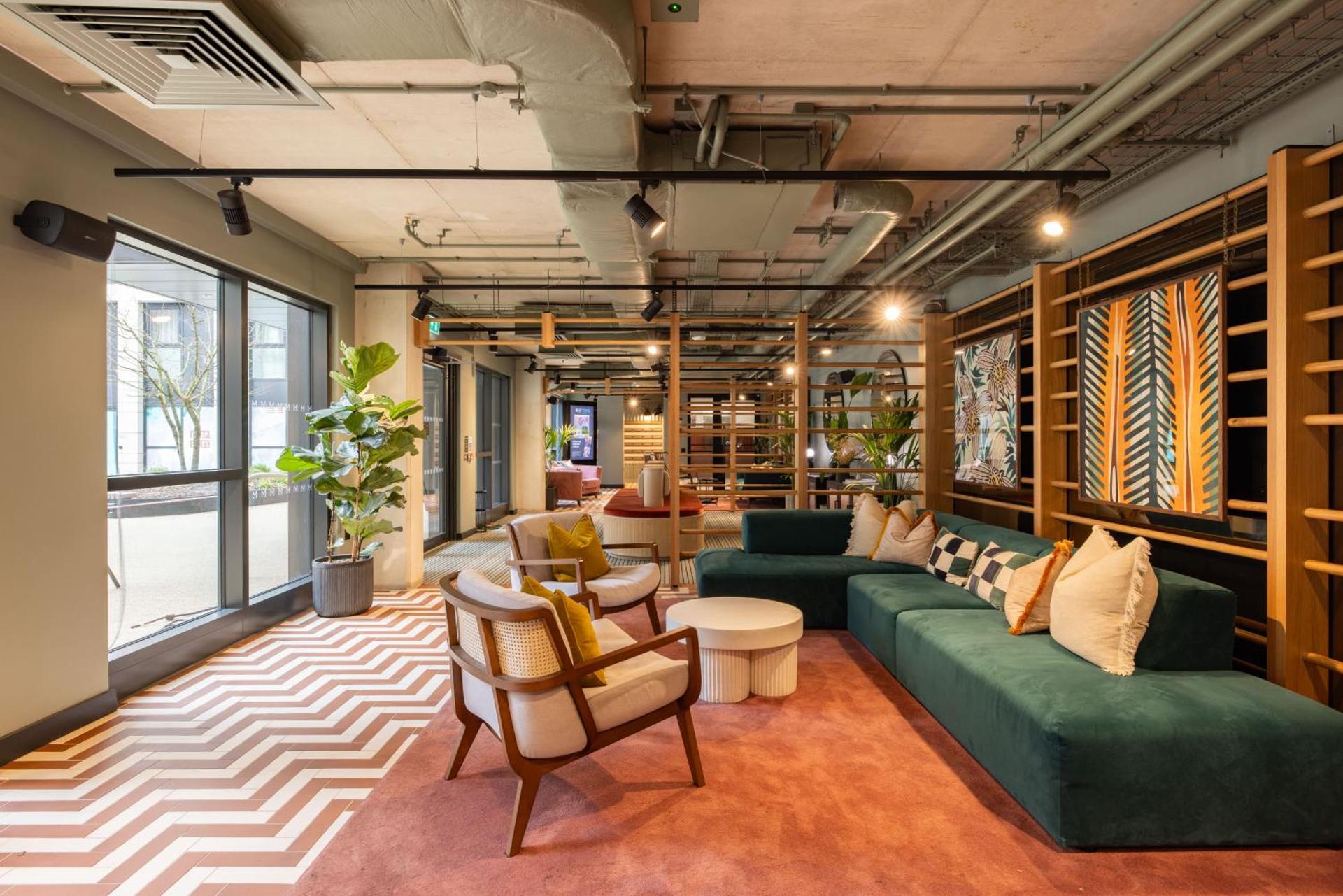 Communal lounge/ TV room