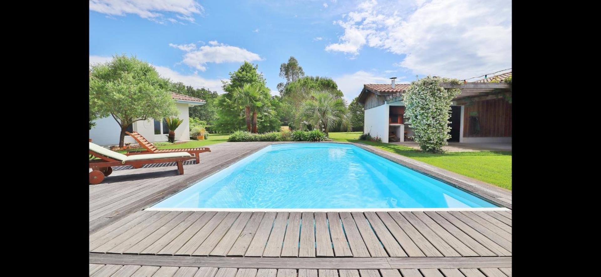 Le spot Landais - Côté piscine