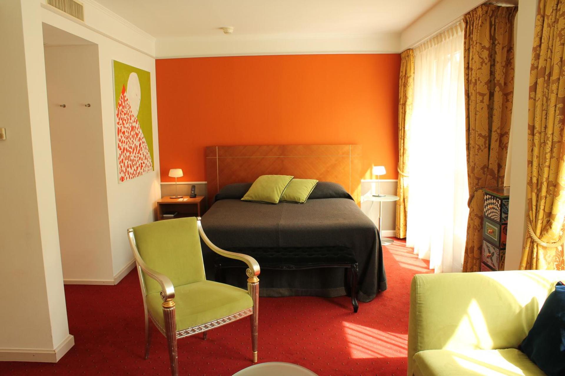 Photo of the whole room