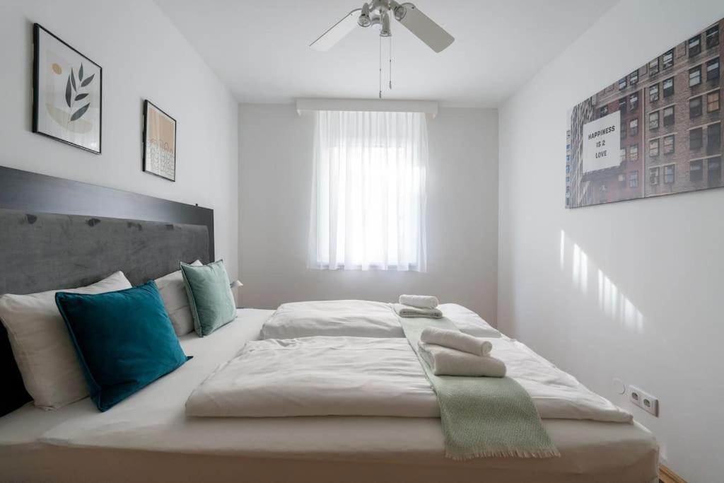 1BR Haven with Swift City Access by HM