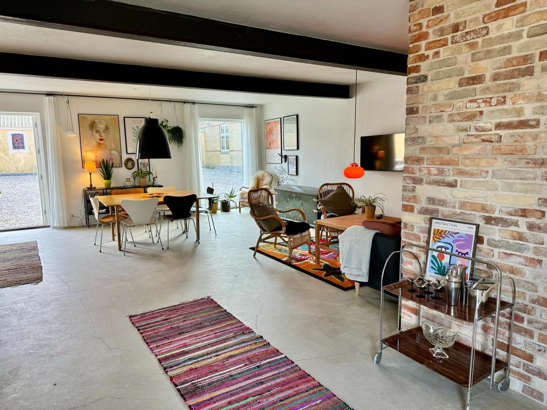 Communal lounge/ TV room