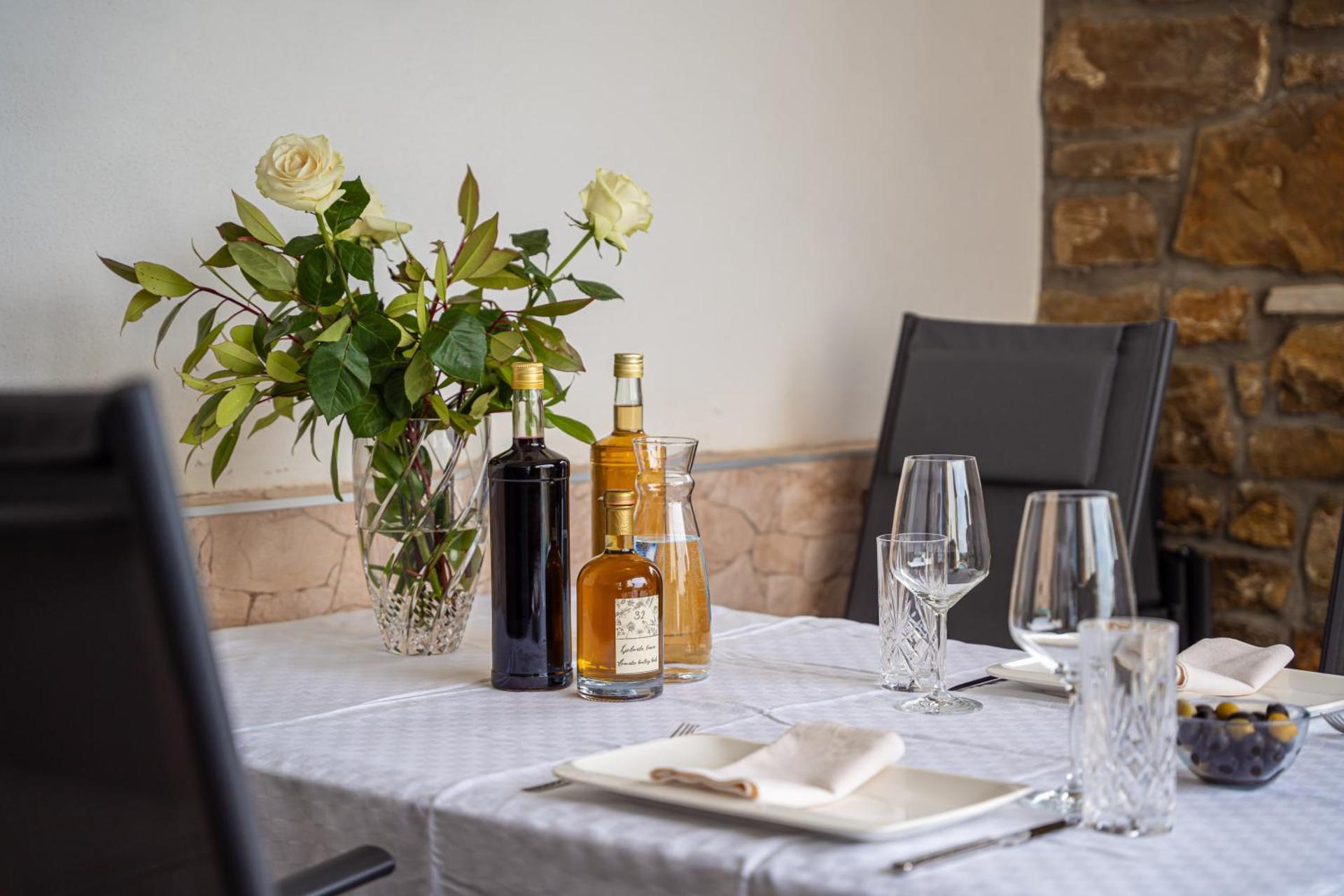 Holiday Home Belveder Motovun with heated pool