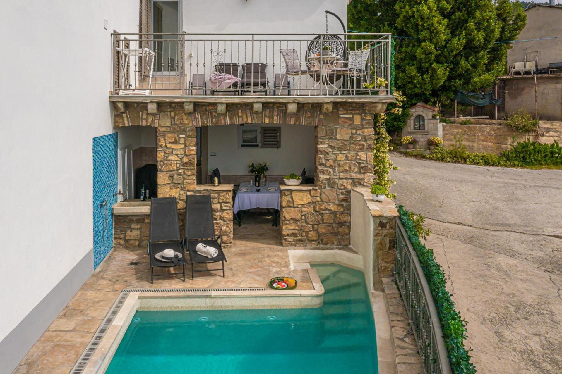 Holiday Home Belveder Motovun with heated pool