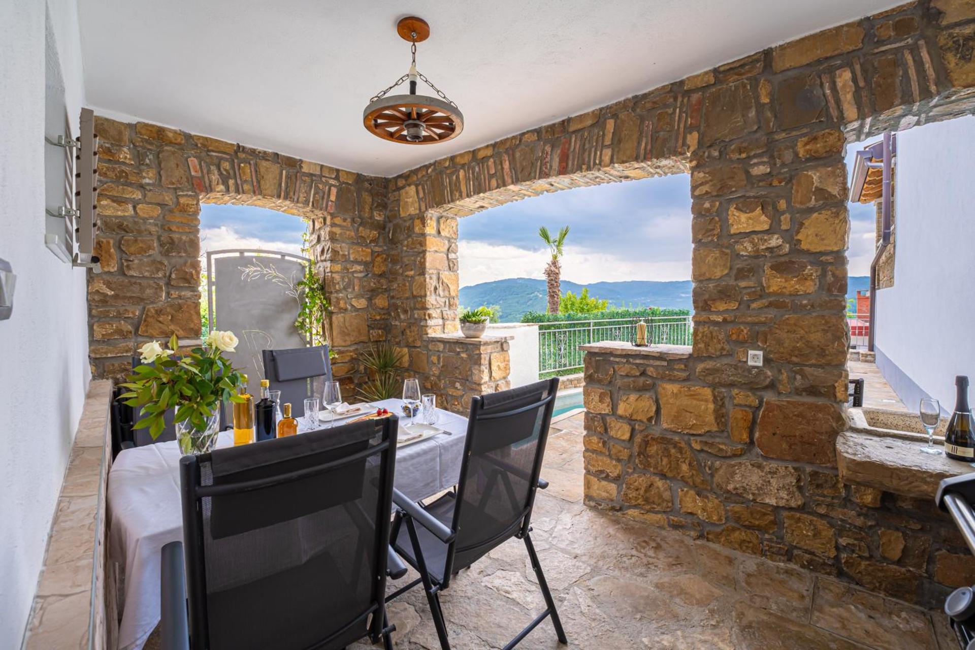 Holiday Home Belveder Motovun with heated pool