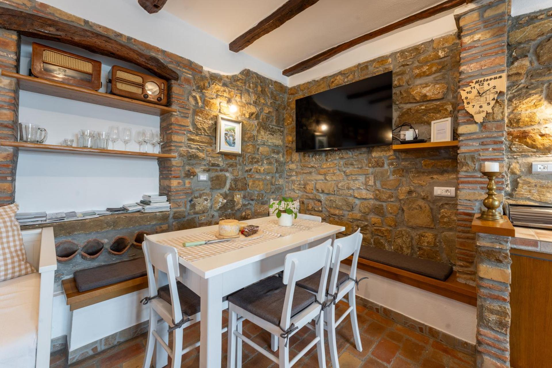 Holiday Home Belveder Motovun with heated pool