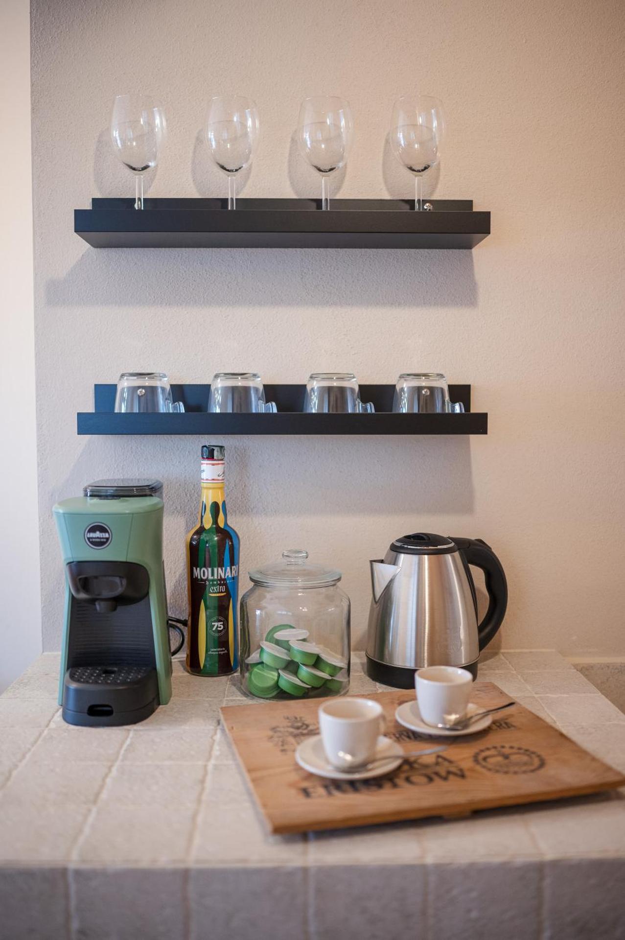 Coffee/tea facilities