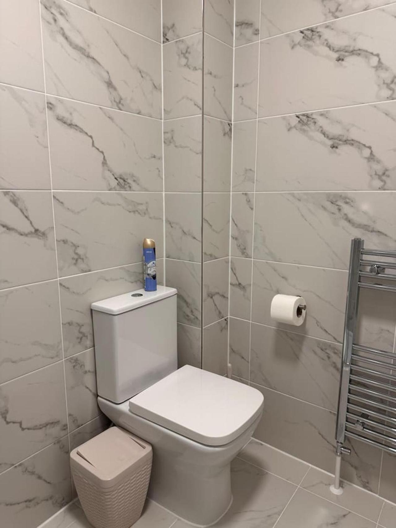 Vauxhall Victoria moments away