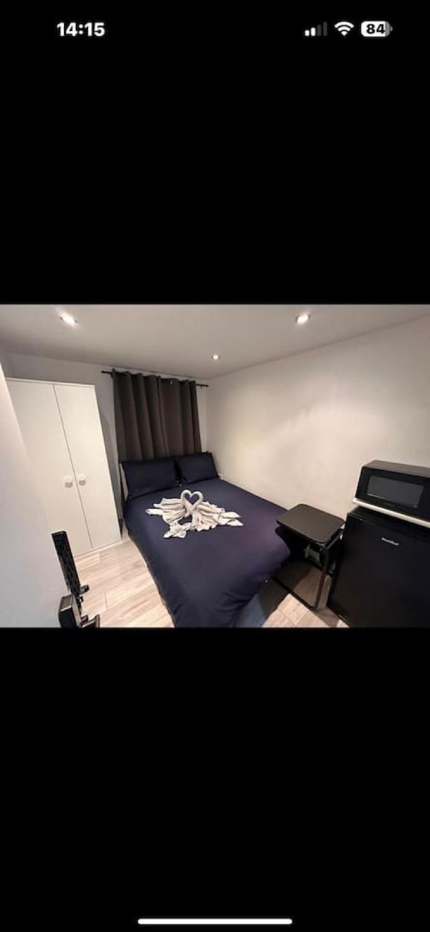 London Eye 15 minutes away