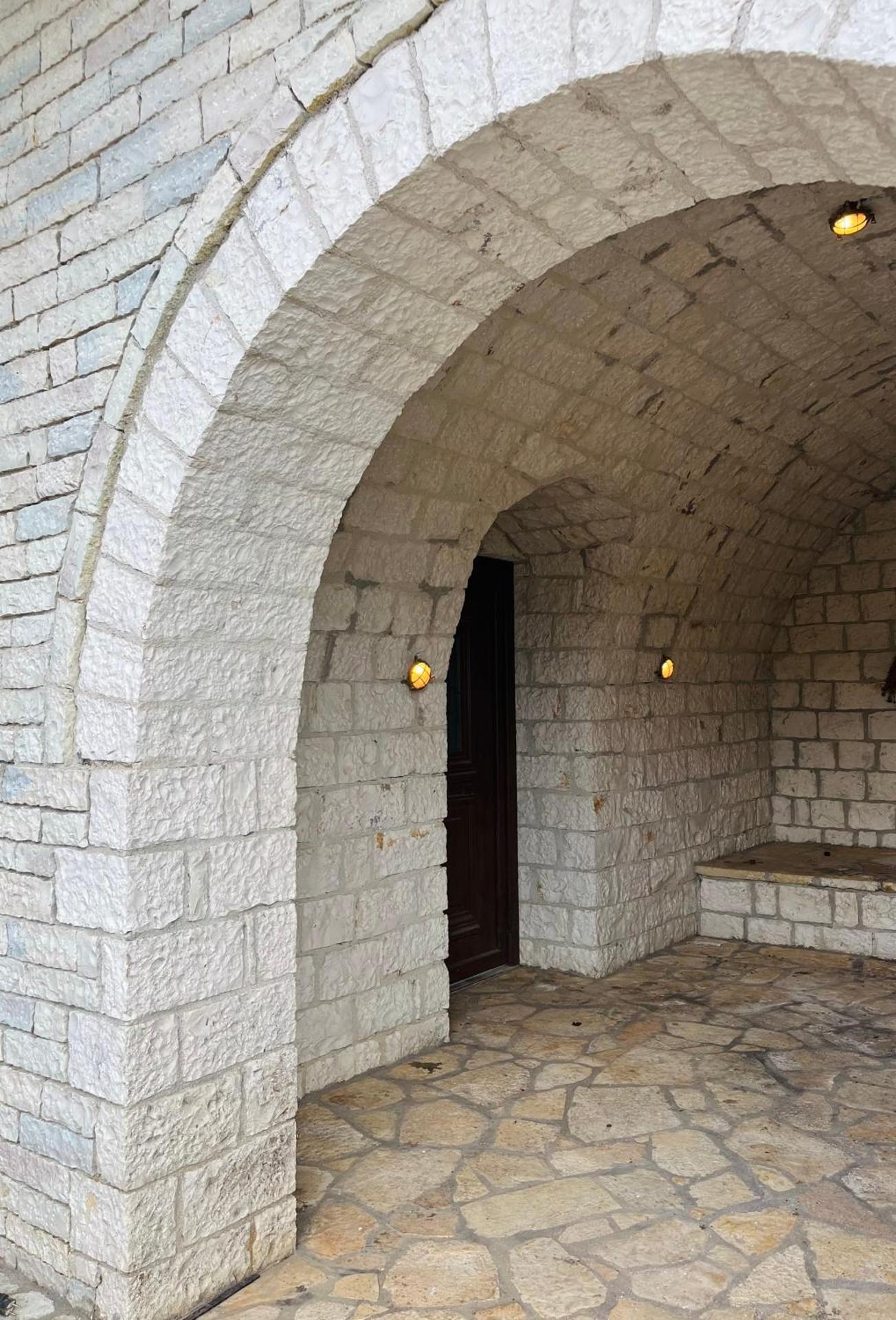 Agnanti Zitsas Hotel