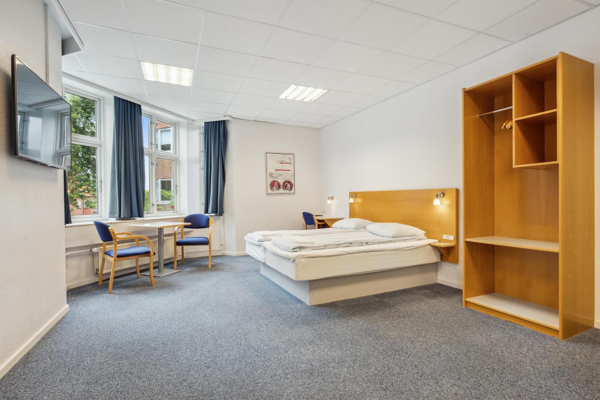 Communal lounge/ TV room