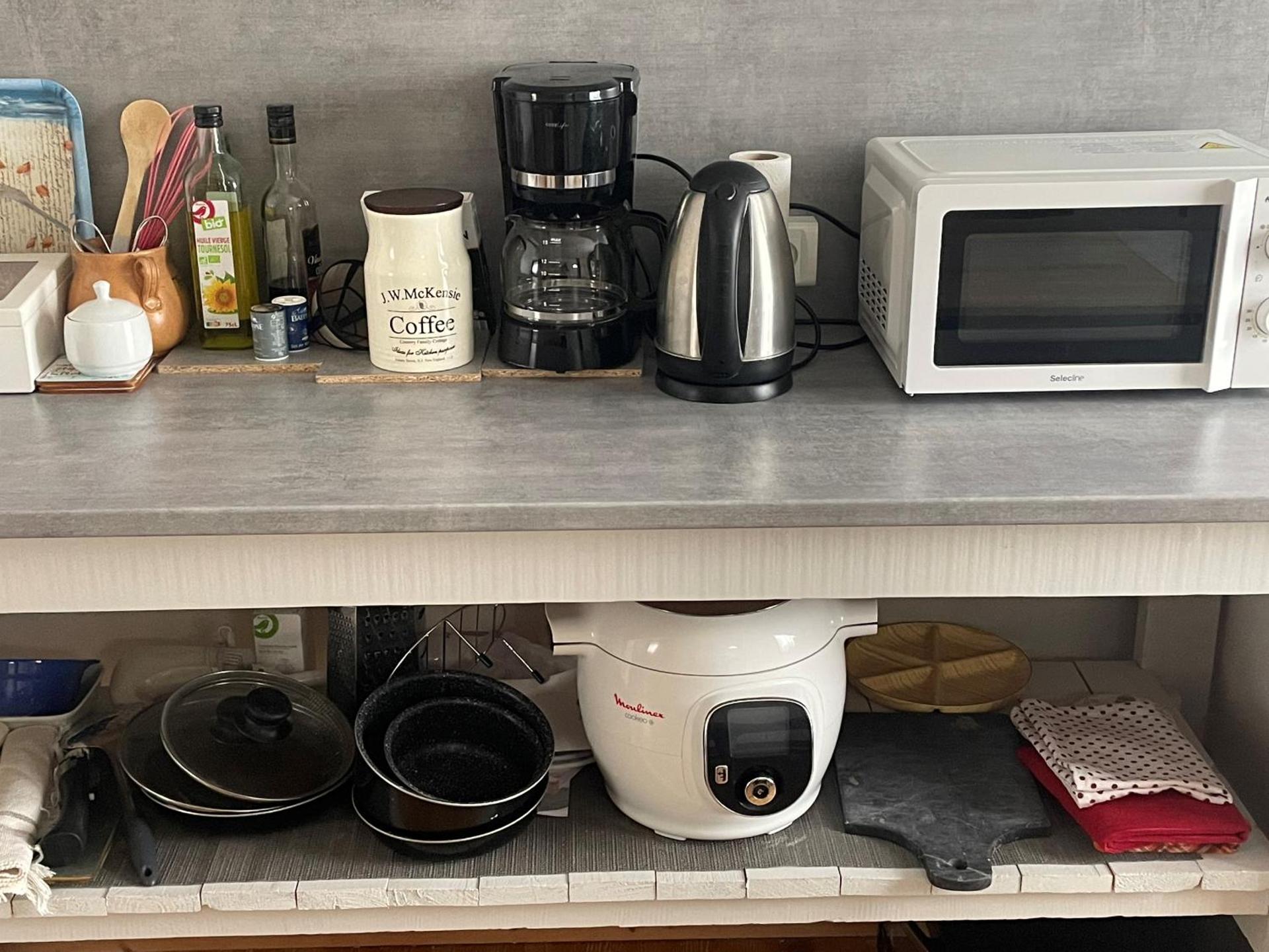 Coffee/tea facilities