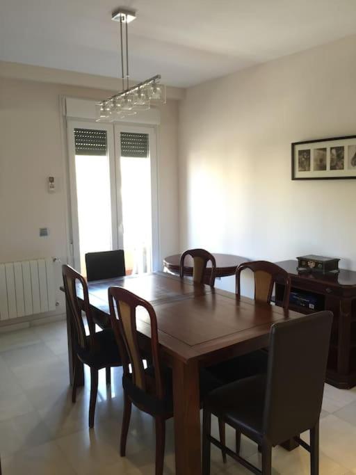 Amplio Piso en Nervión, Excelente zona de la ciudad.