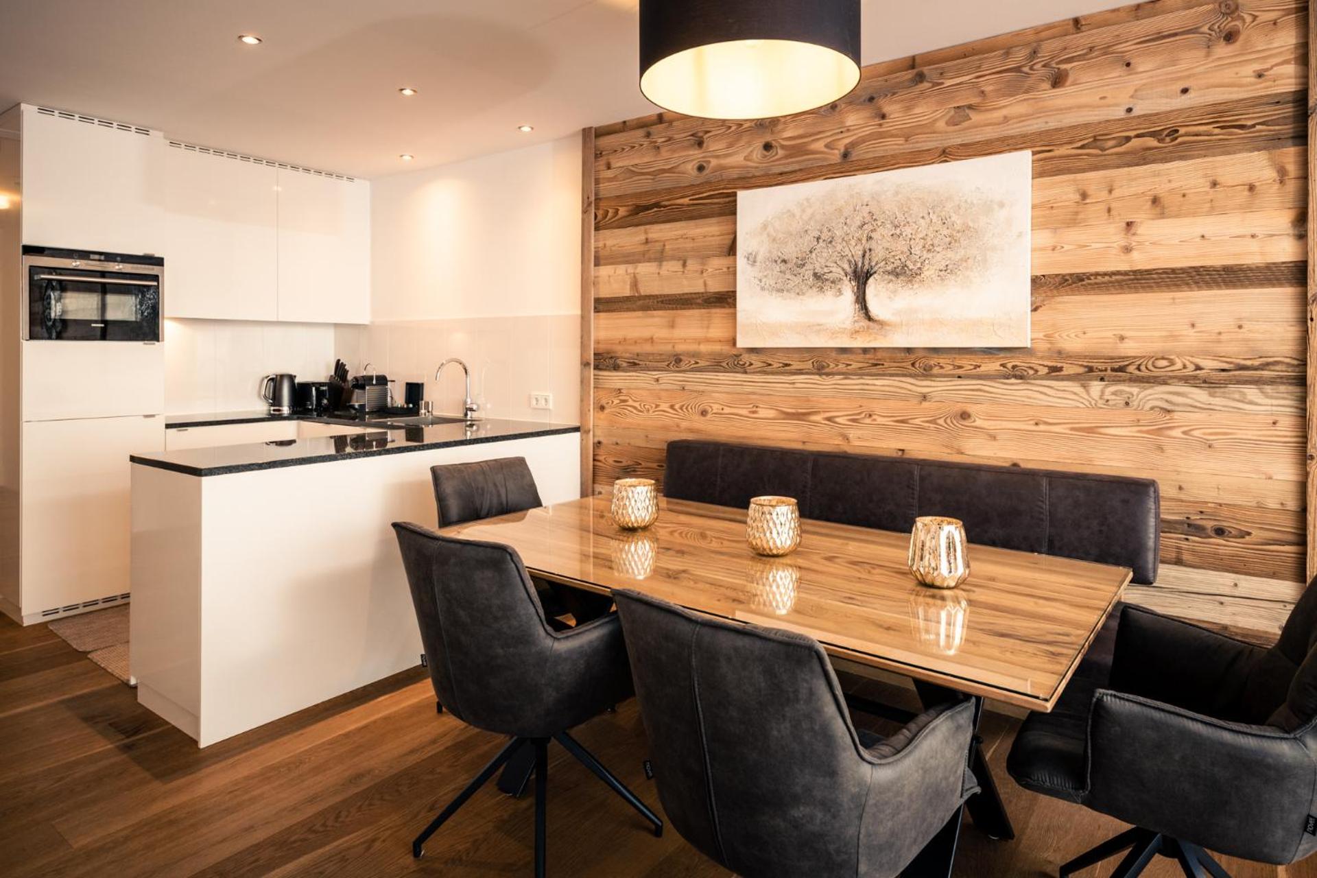 Bellevue Residences - Luxurious Lakeside Apartments