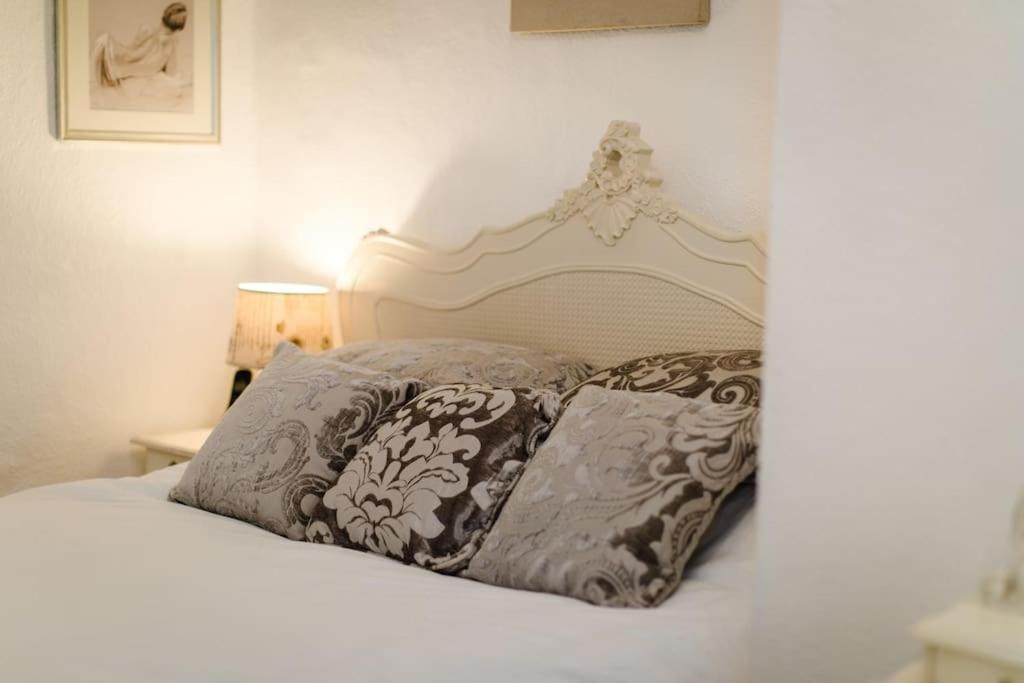 1800 Period Grade 2 Listed Cottage Addingham