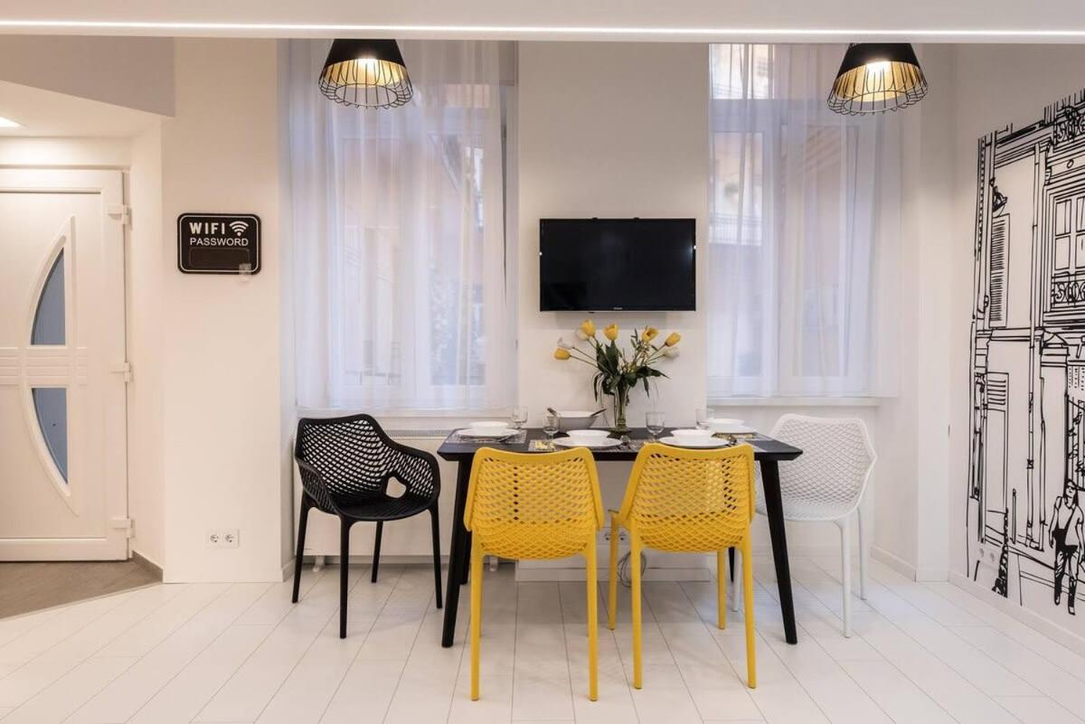 Renovated design apartment close to the Danube