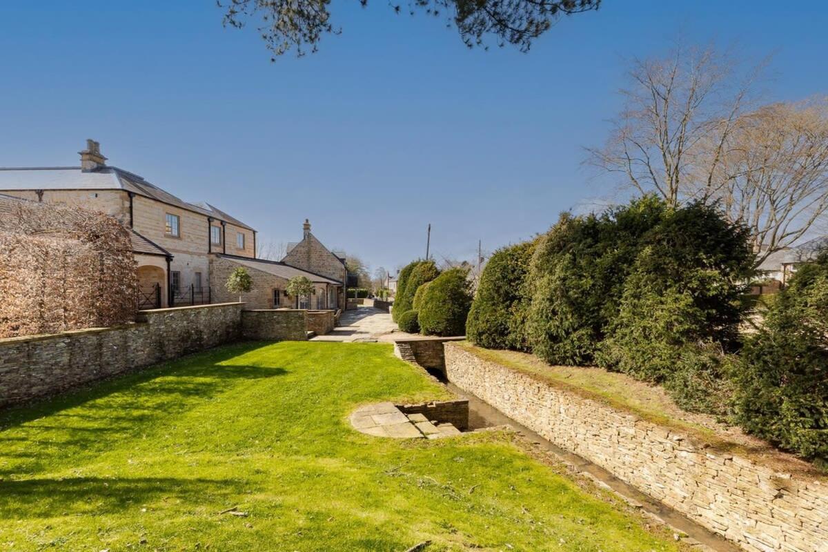 Washbrook Cottage - Hot Tub Packages Available