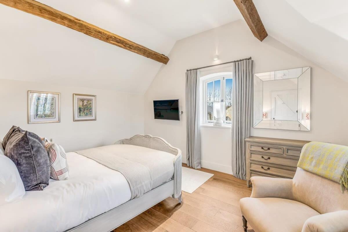 Washbrook Cottage - Hot Tub Packages Available