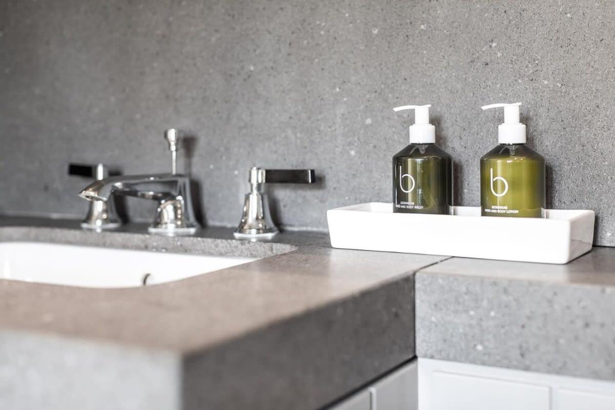 Washbrook Cottage - Hot Tub Packages Available