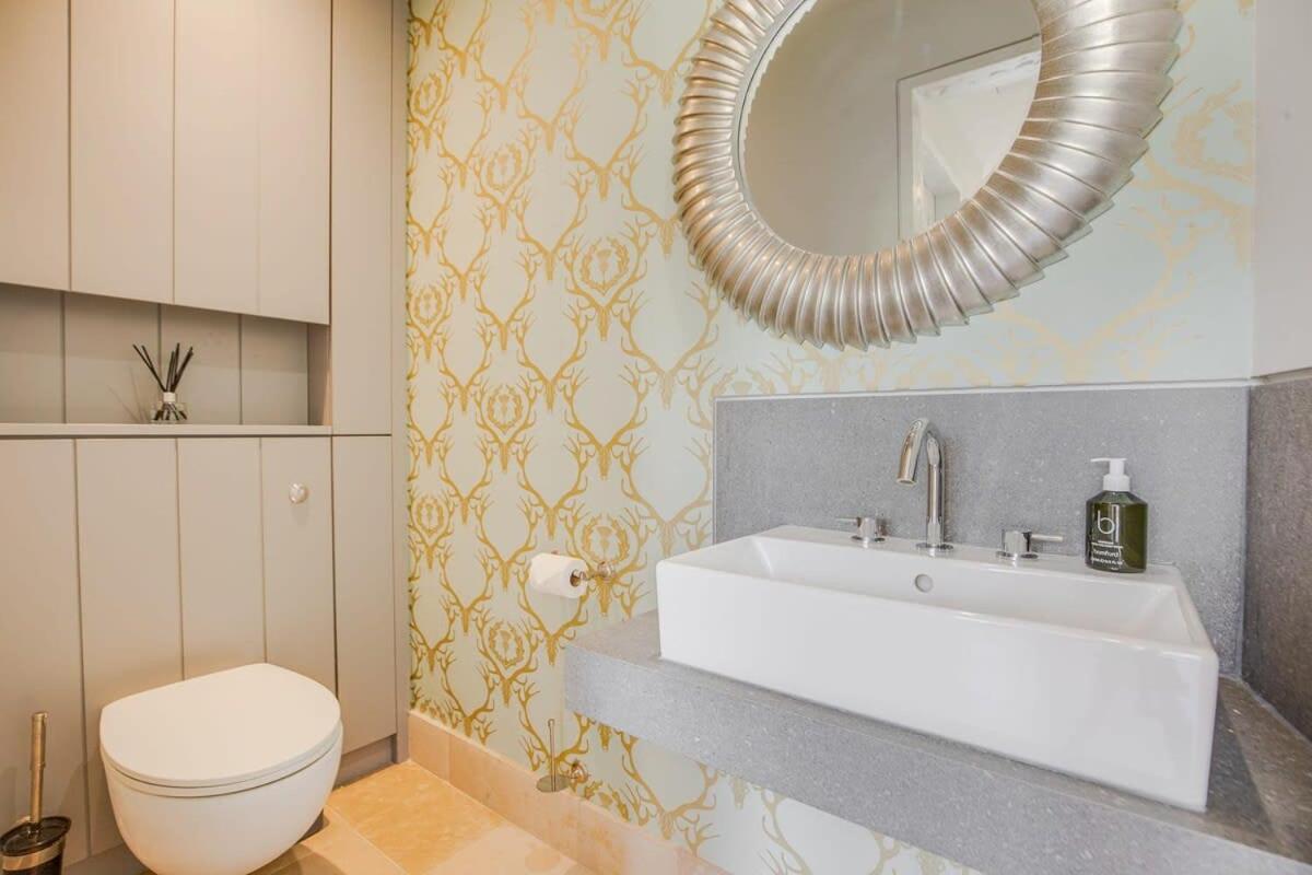 Washbrook Cottage - Hot Tub Packages Available