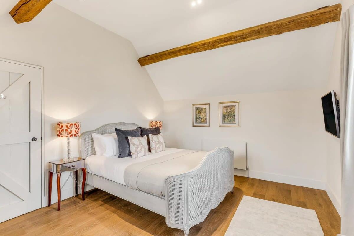 Washbrook Cottage - Hot Tub Packages Available