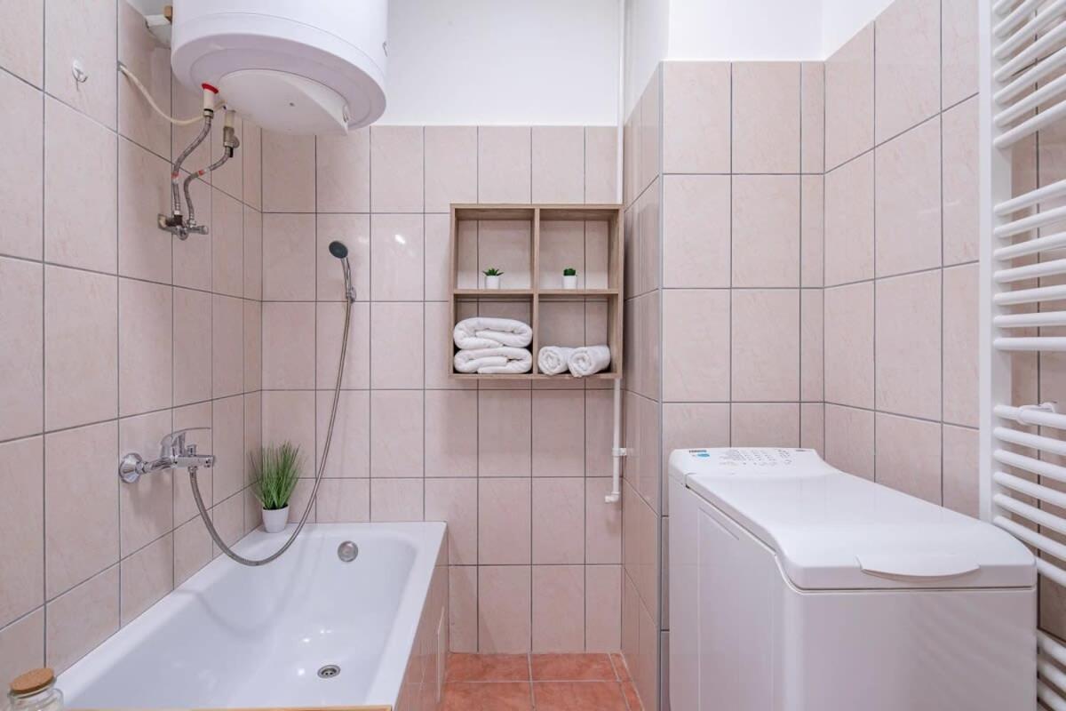 Cozy Home - Close to River - Easy Parking