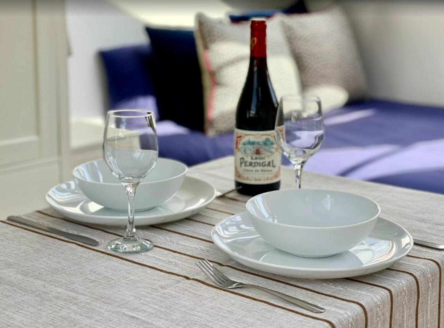 Bright Quiet Loft Room EnSuite Serene Clapham area