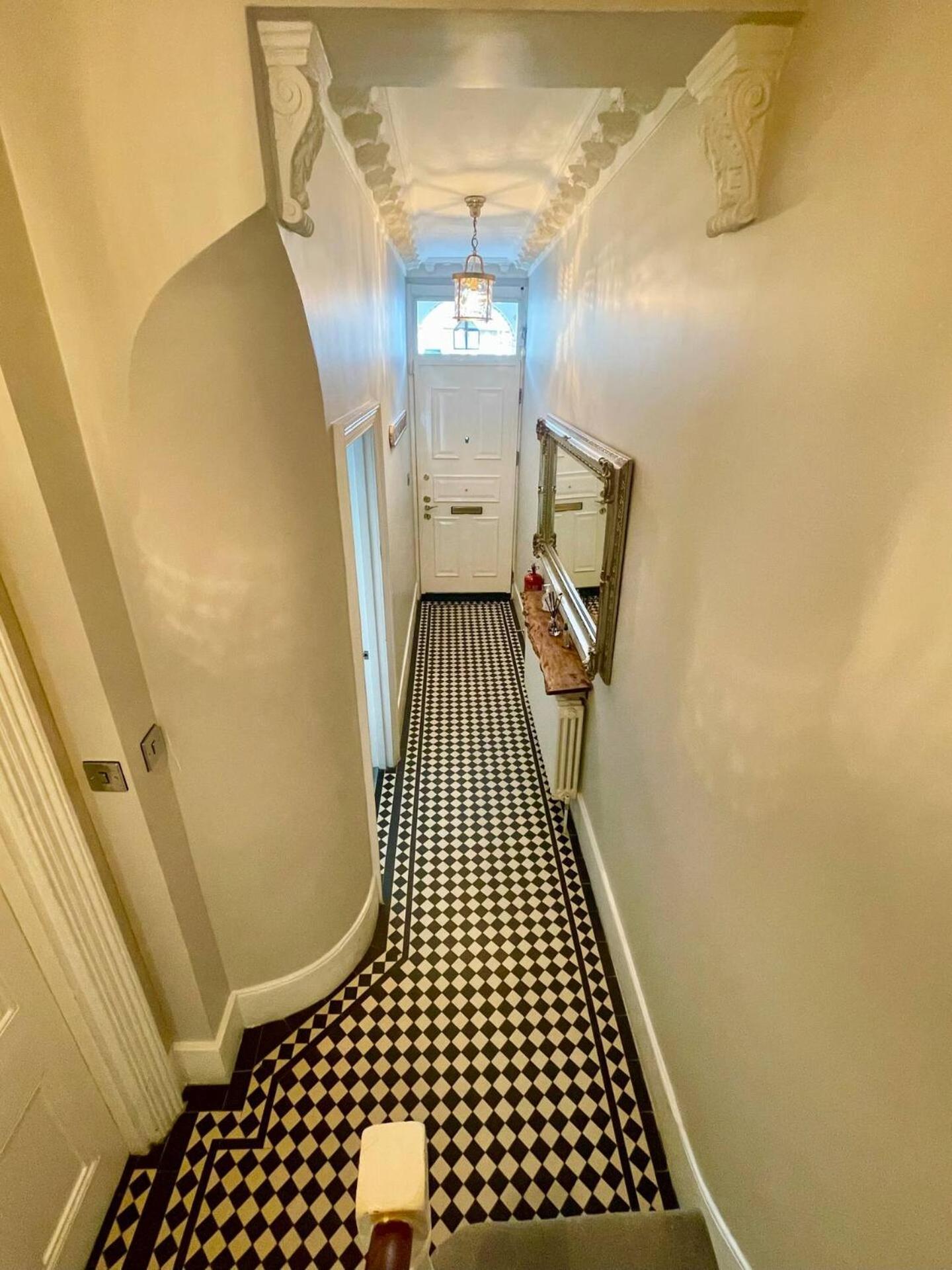 Bright Quiet Loft Room EnSuite Serene Clapham area