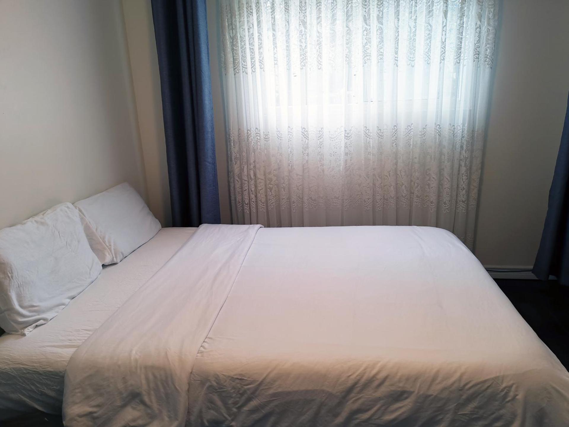 Private Rooms in House in North York Shared Kitchen