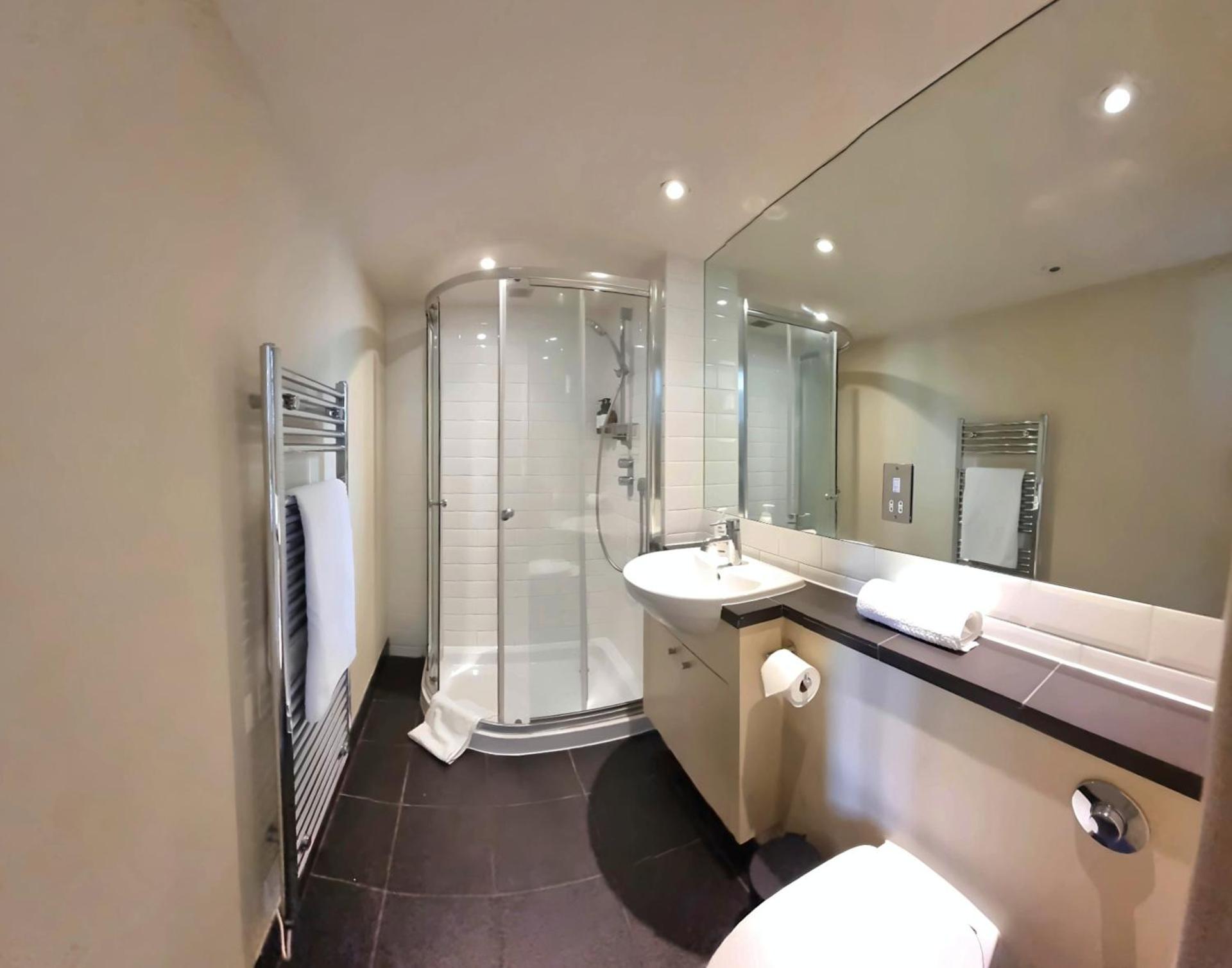 Notting Hill- The One One One! -5-