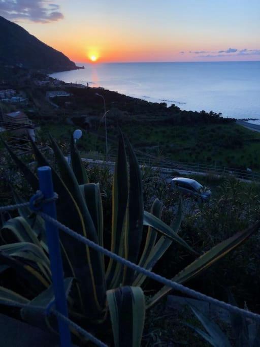 Appartamento per 2 persone con vista sulle Eolie Casa Spisidda "Lipari"