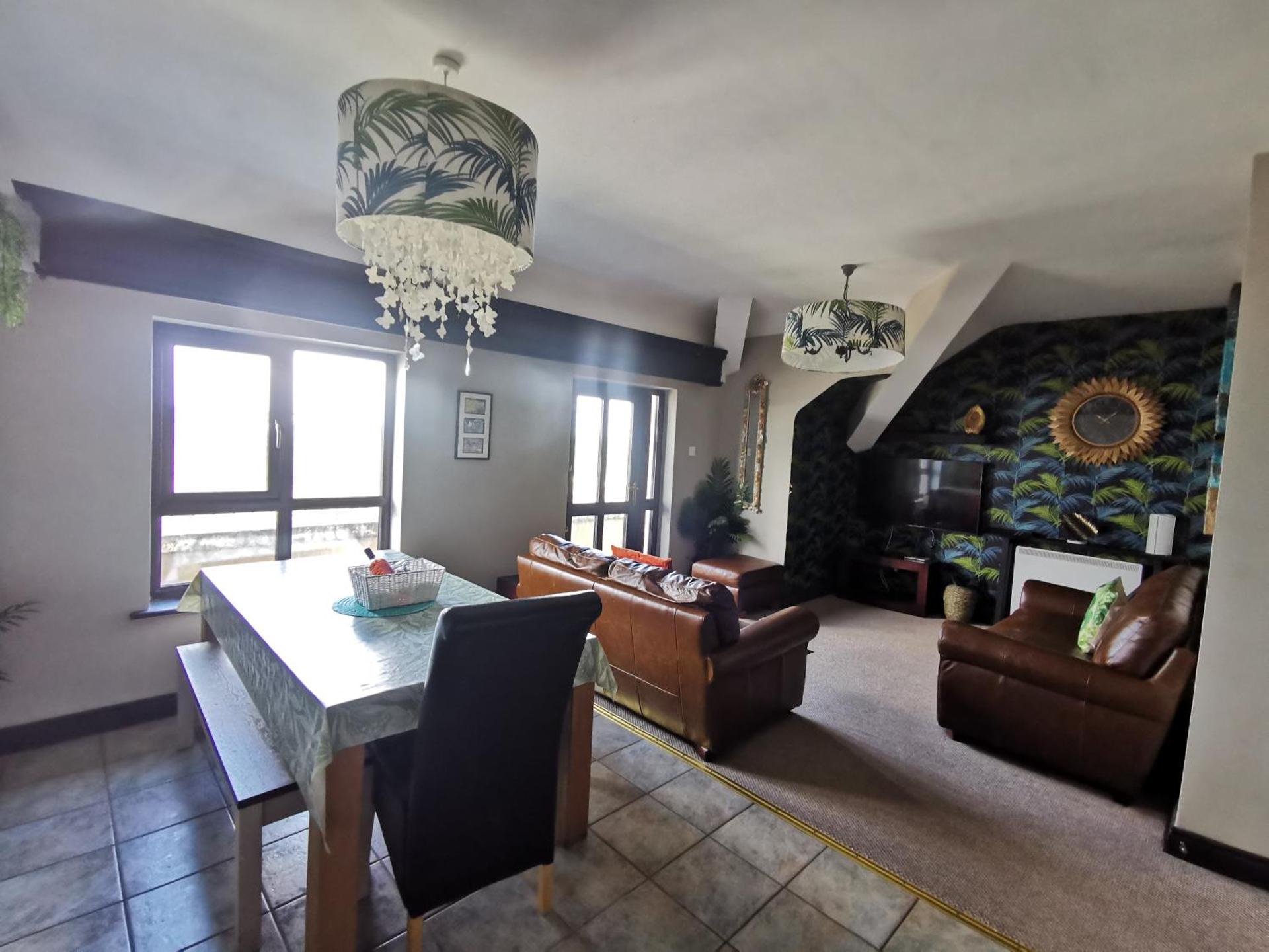 Palm Cove Bundoran Luxurious Sea View Balcony Free Wifi Netflix Sleeps 5