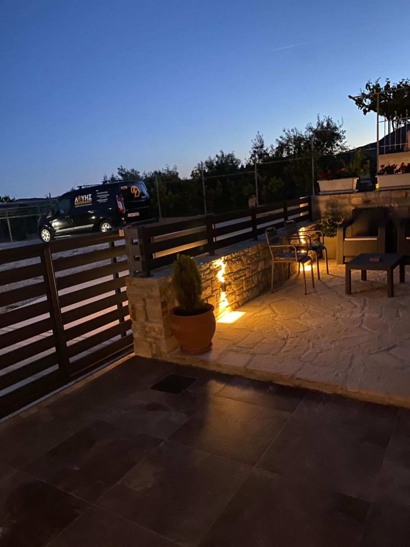 ΙΣΟΓΕΙΟ ΕΠΙΠΛΩΜΕΝΟ ΔΙΑΜΕΡΙΣΜΑ