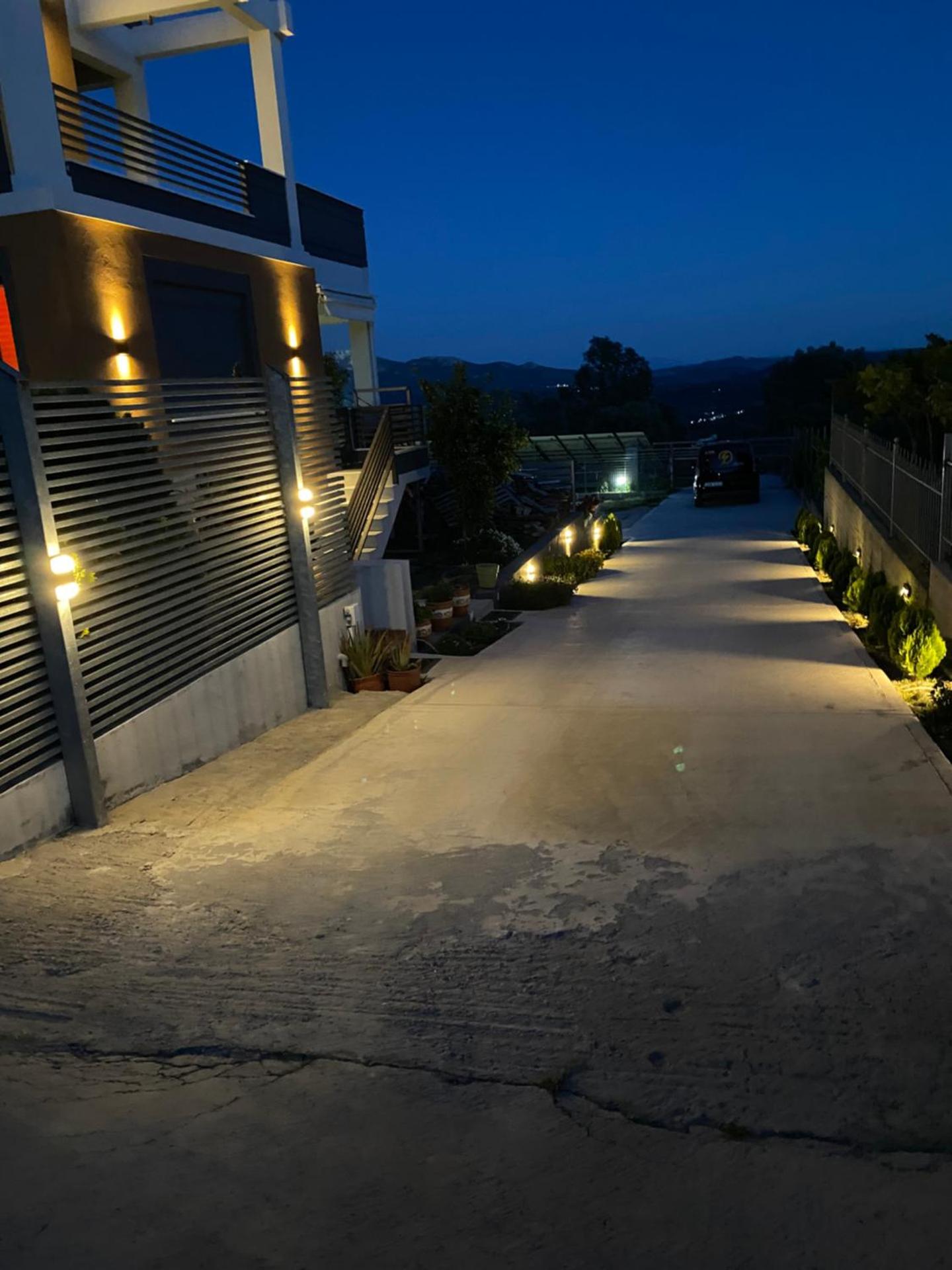 ΙΣΟΓΕΙΟ ΕΠΙΠΛΩΜΕΝΟ ΔΙΑΜΕΡΙΣΜΑ