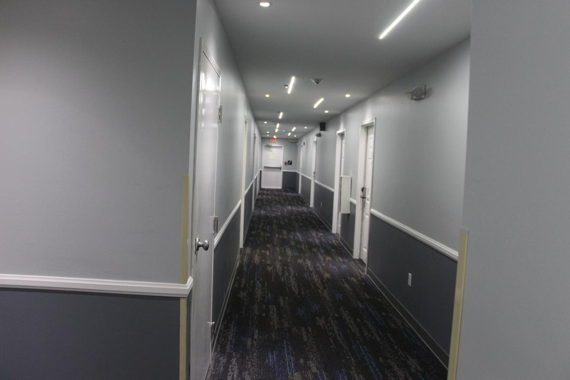 Douglas Inn & Suites