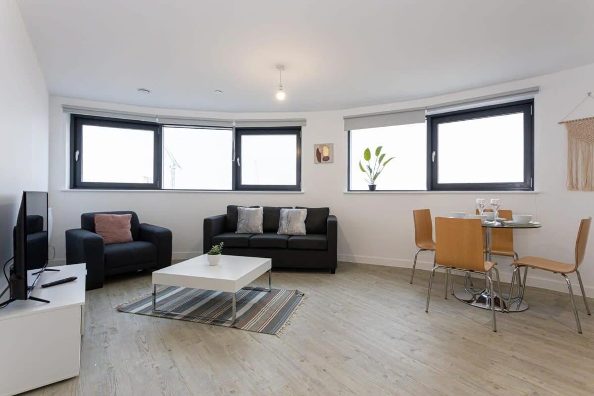Stunning 2 Bed Apartment in Salford Amazing Views